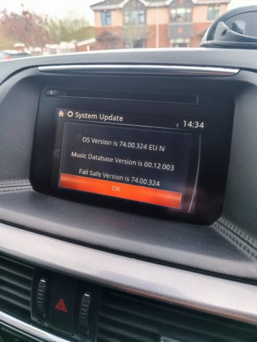 Actualización de firmware EU Mazda Connect 74.00.324 Revisión de fotos de la UE