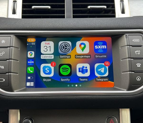 Снимка - Land Rover CarPlay и Android Auto Evoque 2017