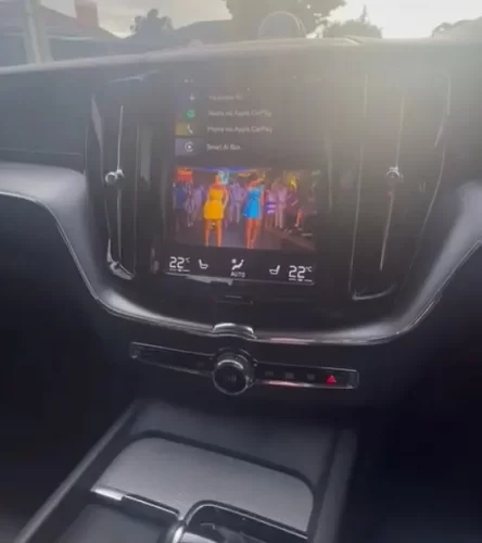Volvo Wireless CarPlay i Android Auto / XC60 XC70 XC90 S60 S80 S90 V60 V70 recenzja zdjęć